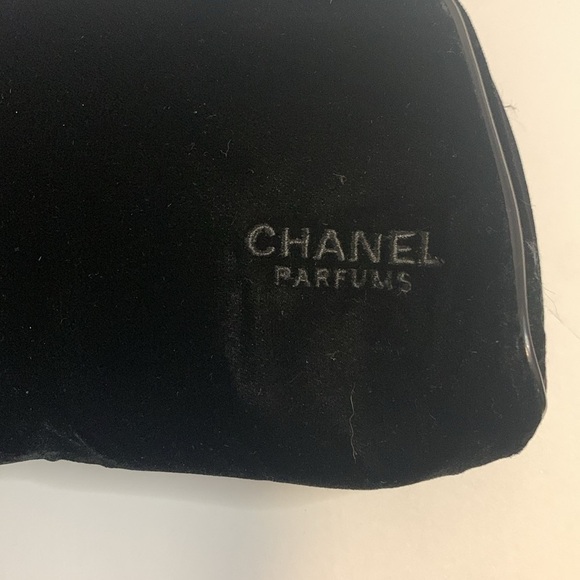 CHANEL (PARFUM) BLACK VELVET BAG…CLUTCH/MAKEUP BAG/ANYTHING BAG😊❤️😊 - Picture 1 of 13